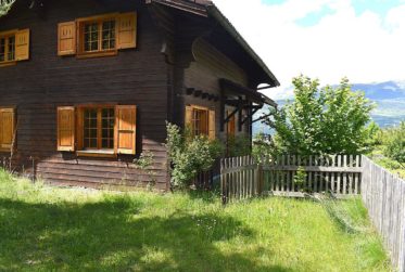 ITRAVERS/GRÔNE - A VENDRE - CHALET TRADITIONNEL 5.5 PCES + GRAND SOUS-SOL