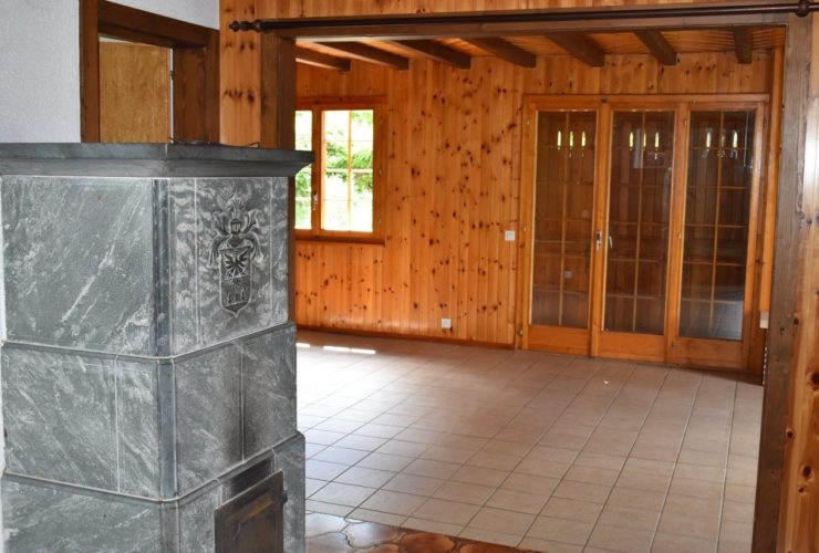 ITRAVERS/GRÔNE - A VENDRE - CHALET TRADITIONNEL 5.5 PCES + GRAND SOUS-SOL